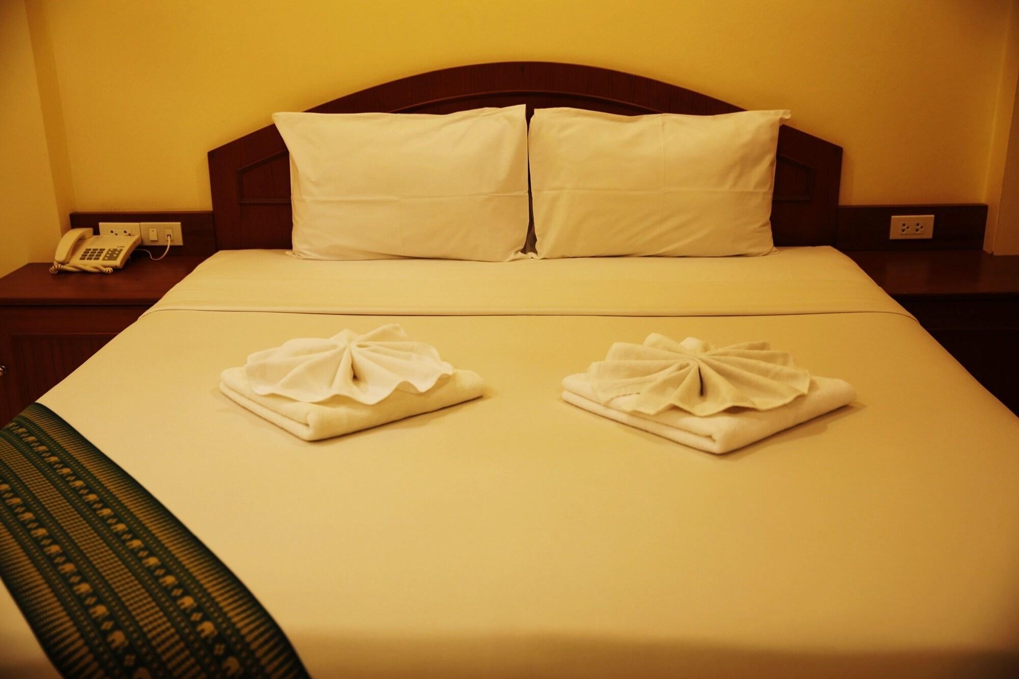Baan Ss Karon Hotel Ngoại thất bức ảnh