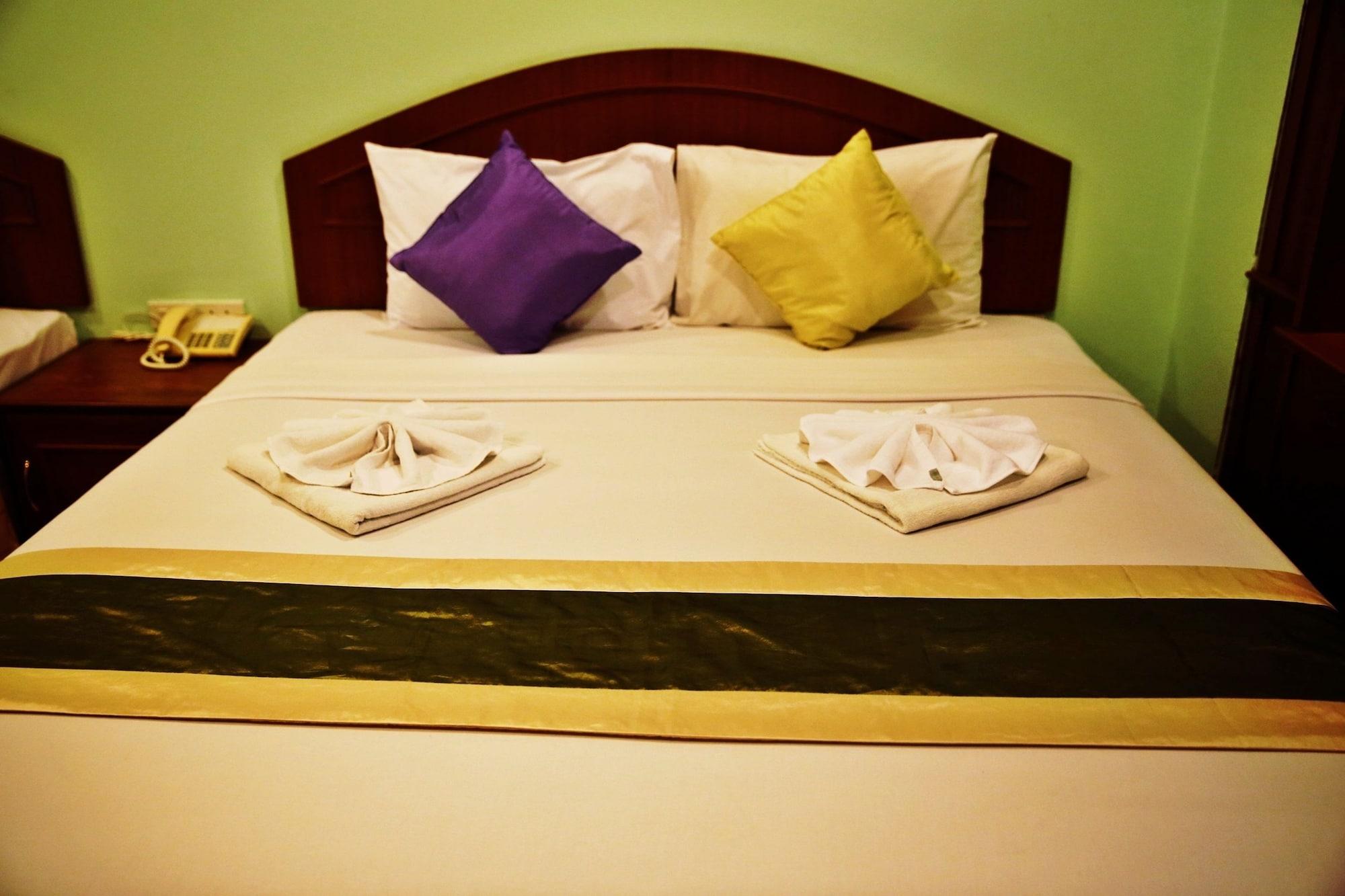 Baan Ss Karon Hotel Ngoại thất bức ảnh